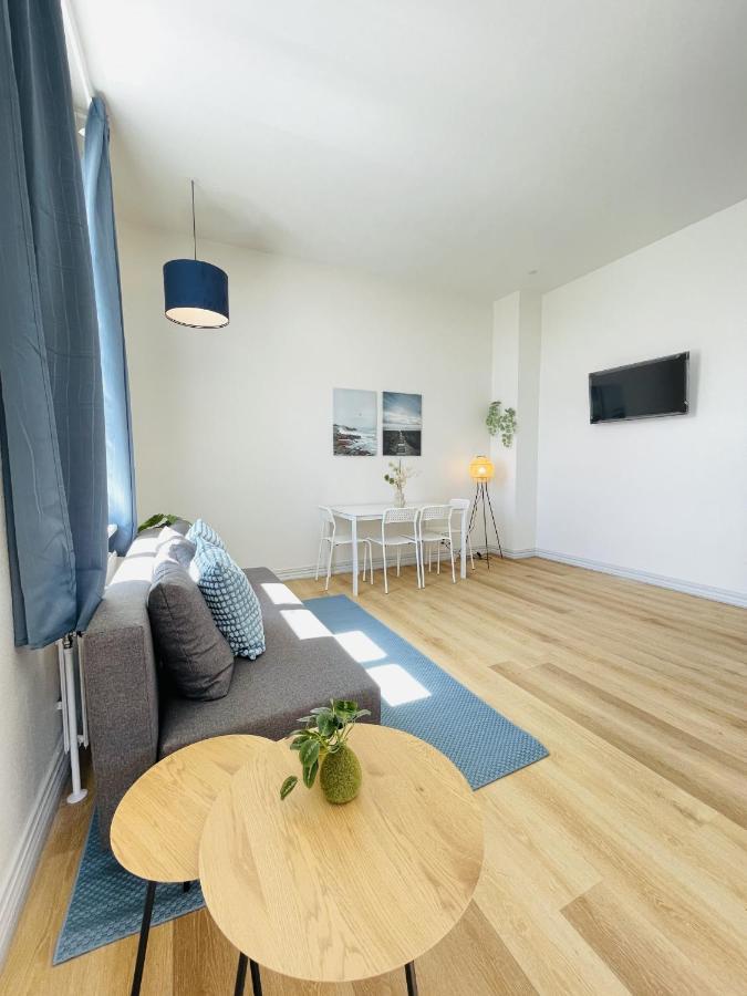 Aday - Blue Light Suite Apartment In The Center Of 约灵 外观 照片
