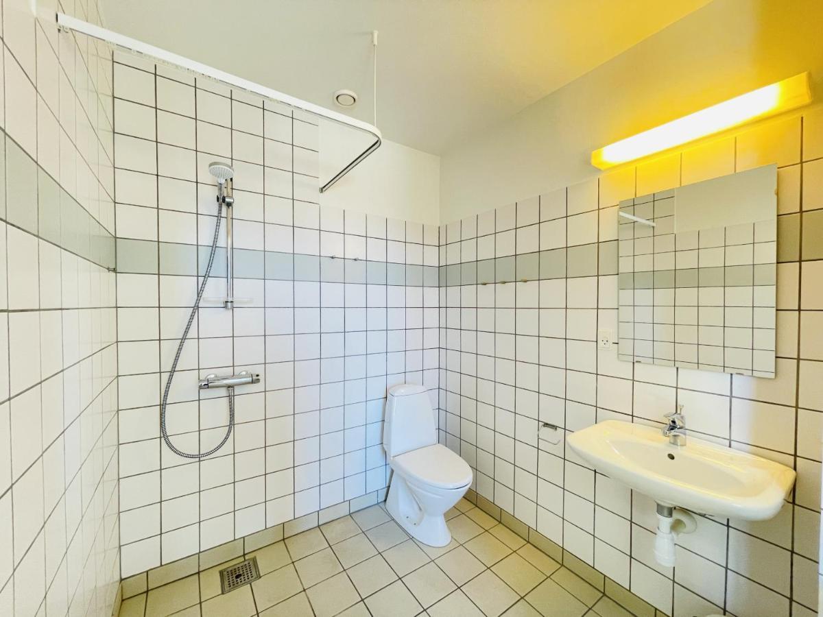 Aday - Blue Light Suite Apartment In The Center Of 约灵 外观 照片
