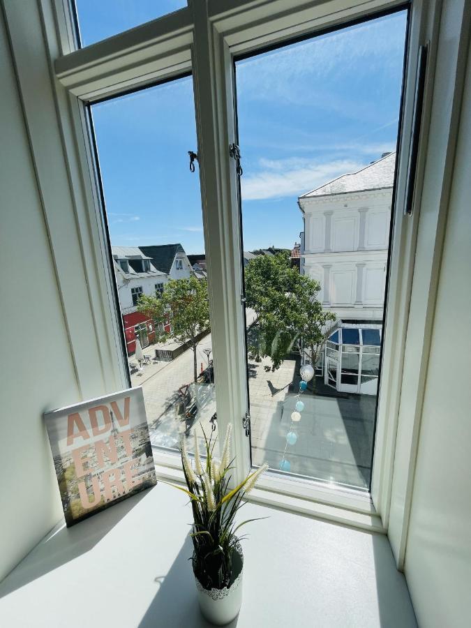 Aday - Blue Light Suite Apartment In The Center Of 约灵 外观 照片