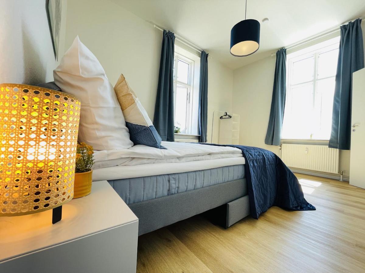 Aday - Blue Light Suite Apartment In The Center Of 约灵 外观 照片